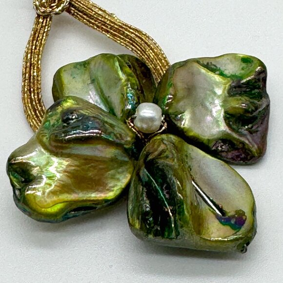 Sea Shells Flower Dangling Pierced Earrings Green Gold Tone Hook - Picture 5 of 8